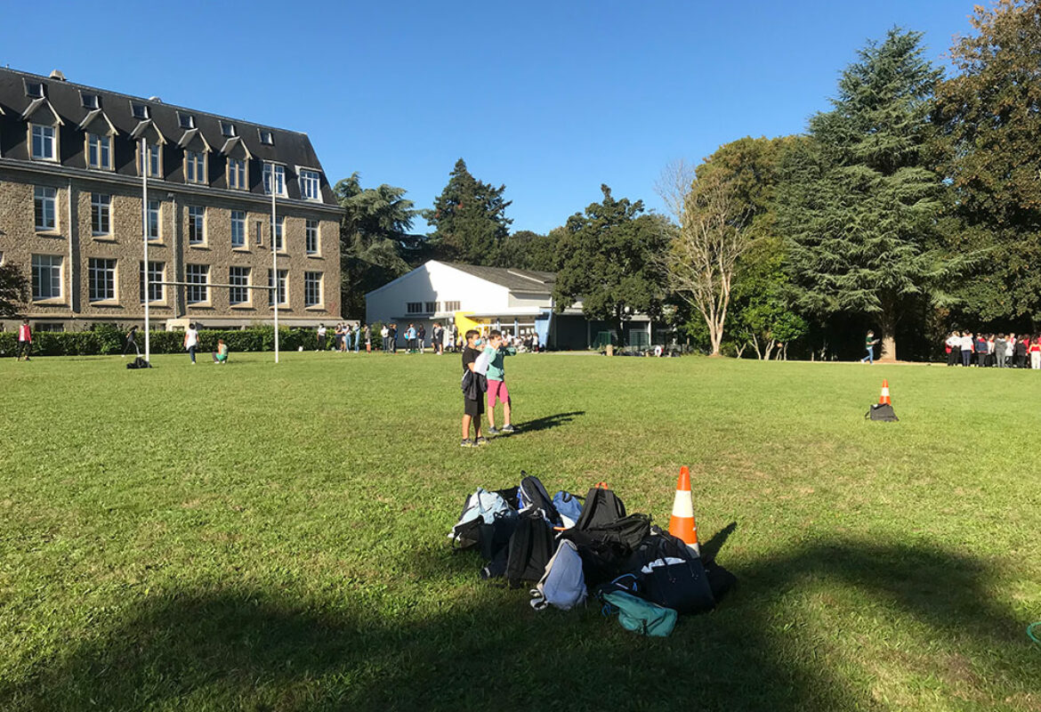 la-perverie-lycee-general-technologique-terrain-sport