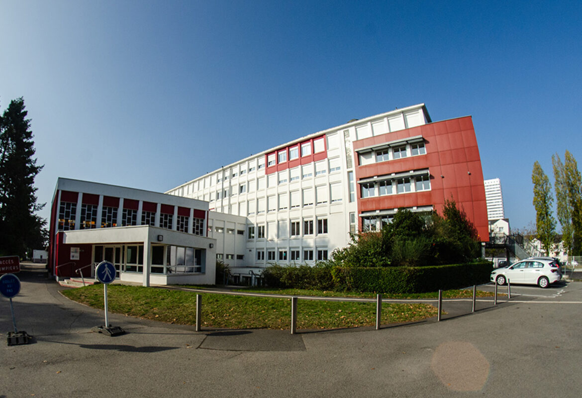 st-dominique-lycee-general-technologique-exterieur